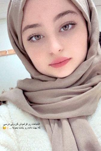 عکس سارا و نیکا با گربه