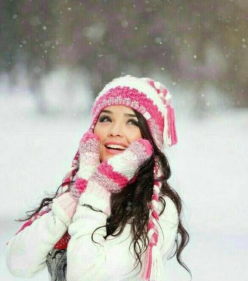 عکس دختر تنها تو برف