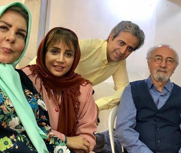 عکس پشت صحنه ذره بین