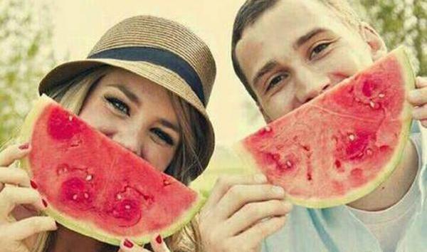 ژست عکس یلدا