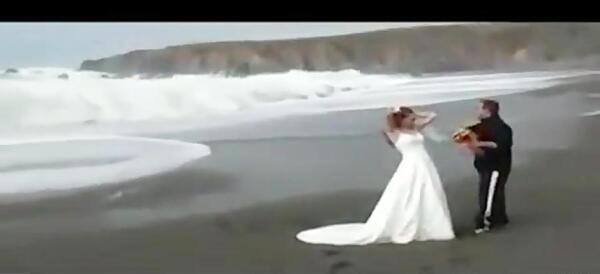 عکس عروس لب دریا