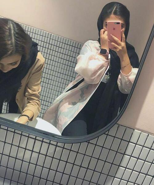 عکس فیک دخترونه جلو آینه