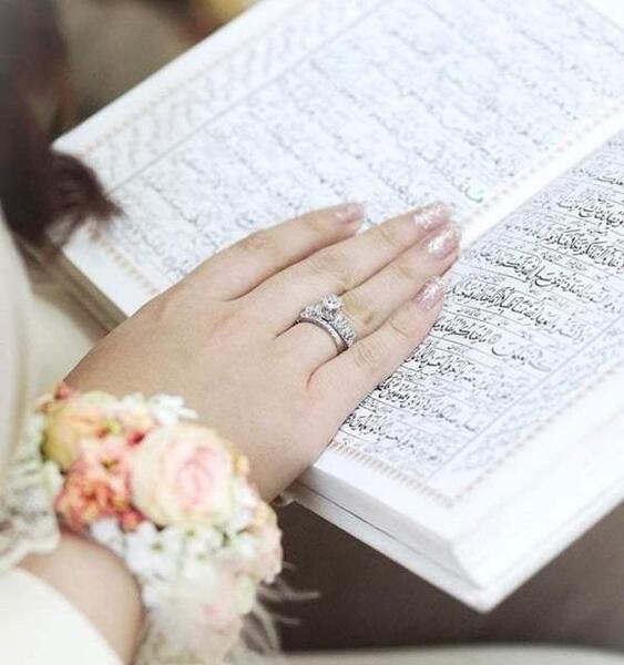 عکس عروس داماد سر سفره عقد