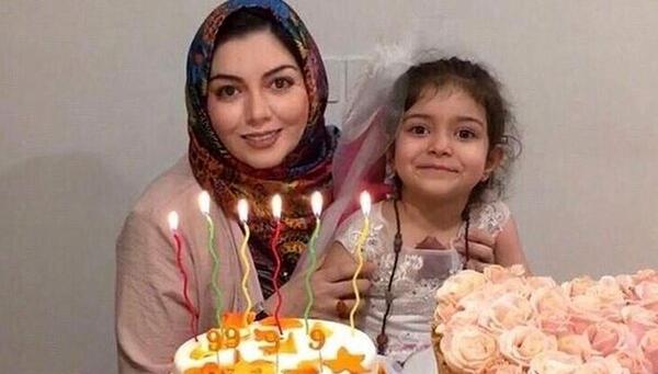 عکس آزاده نامداری با دخترش