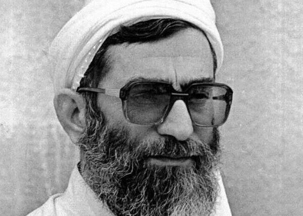 عکس سفید رهبری