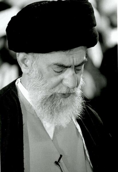 عکس سفید رهبری