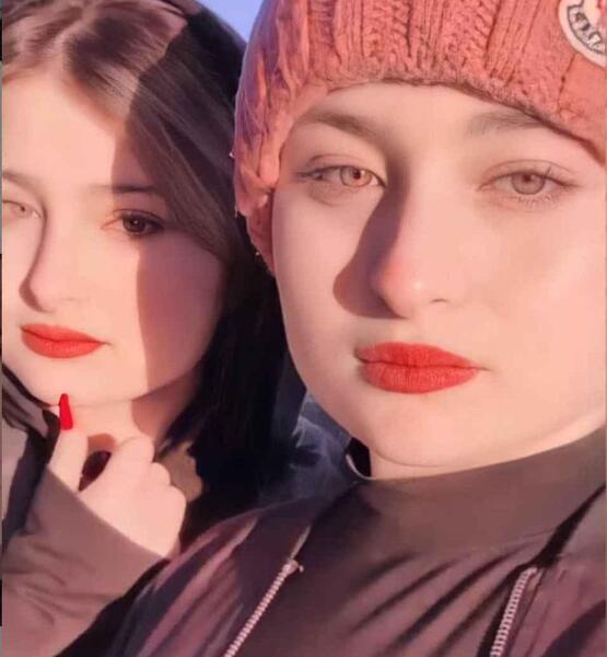 عکس سارا و نیکا با تتلو