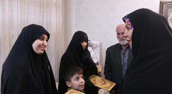 عکس نامزد وحید زمانی نیا