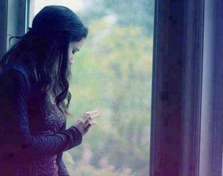 عکس دختر تنها و دلشکسته