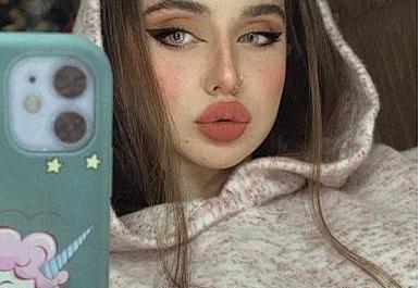 عکس مادر نیکا فلاحی