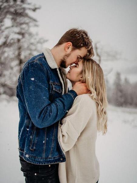 عکس عاشقانه دونفره زمستانی