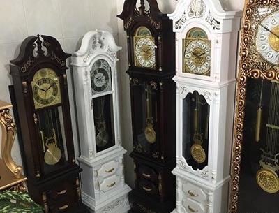 عکس ساعت چوبی ایستاده