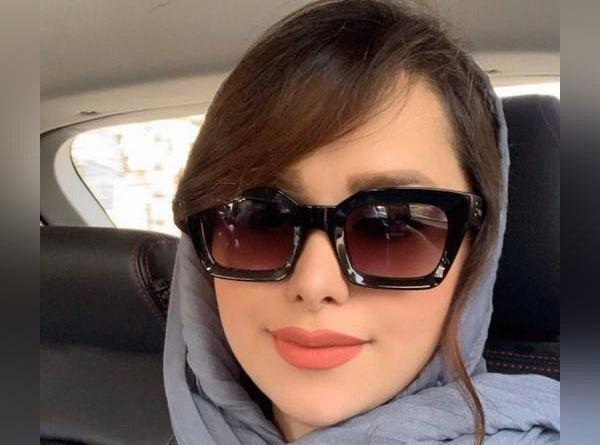 عکس دختر زیبا با عینک دودی