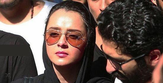 عکس دختر زیبا با عینک دودی