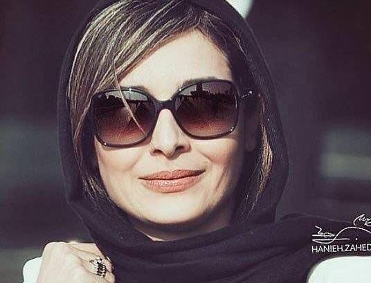 عکس دختر زیبا با عینک دودی