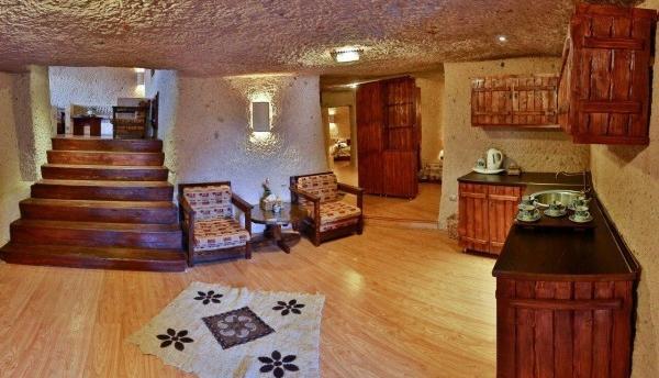 عکس هتل صخره ای کندوان تبریز