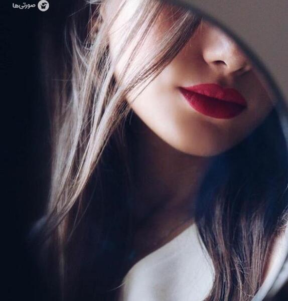 عکس ژست دخترانه برای سلفی