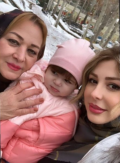 عکس مادر نیوشا ضیغمی