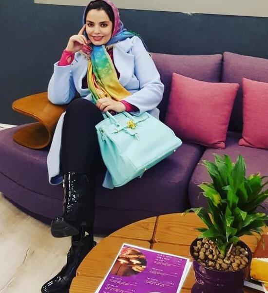 عکس دوست شراره در فیلم بیگانه ای با من است