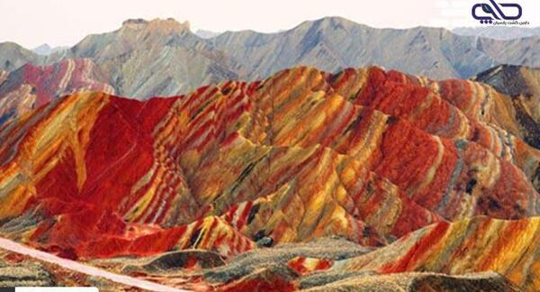 عکس دره رنگین کمان جزیره هرمز