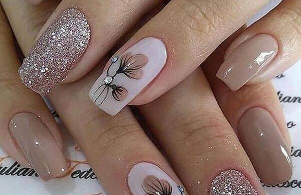 عکس ناخن کاشت شده