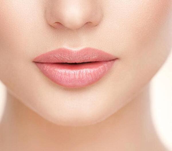 عکس لب طبیعی
