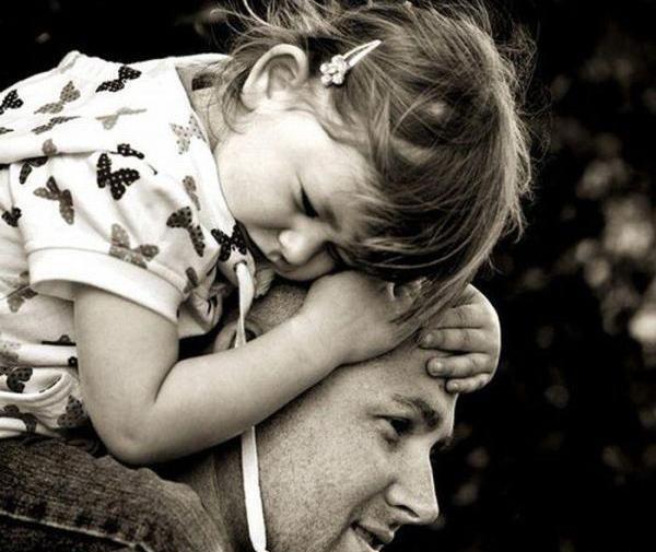 عکس عاشقانه پدر و مادر و فرزند