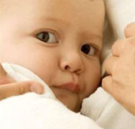 عکس شیر خوردن نوزاد