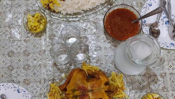 عکس میز شام زرشک پلو