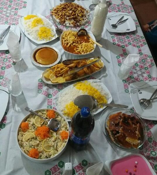 عکس میز شام زرشک پلو