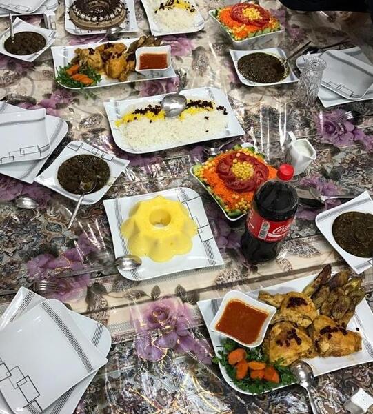 عکس میز شام زرشک پلو
