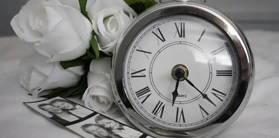 عکس ساعت و گل برای پروفایل