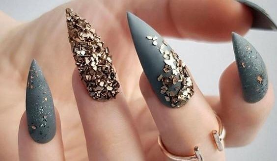 عکس ناخن تیز بلند