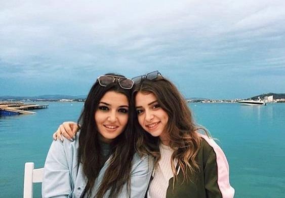 عکس های هانده ارچل و خواهرش