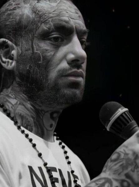 عکس سیاه سفید از تتلو