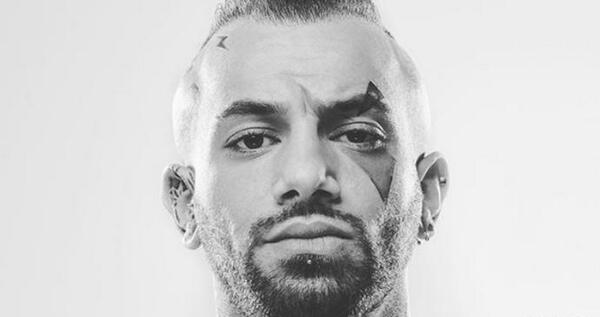 عکس سیاه سفید از تتلو