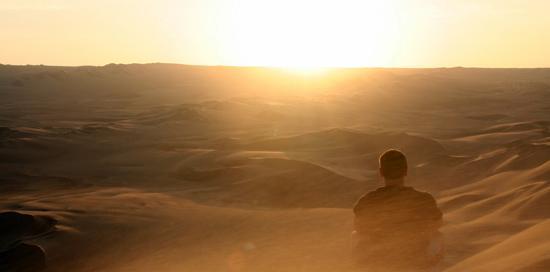عکس تنهایی در غروب آفتاب