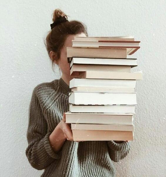 عکس کتاب برای پروفایل