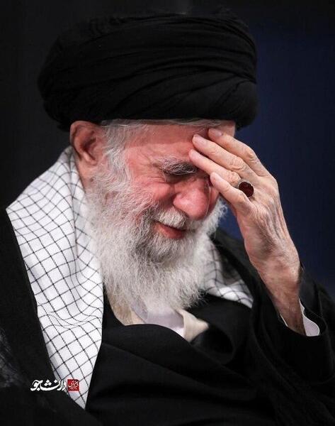 عکس گریه رهبر