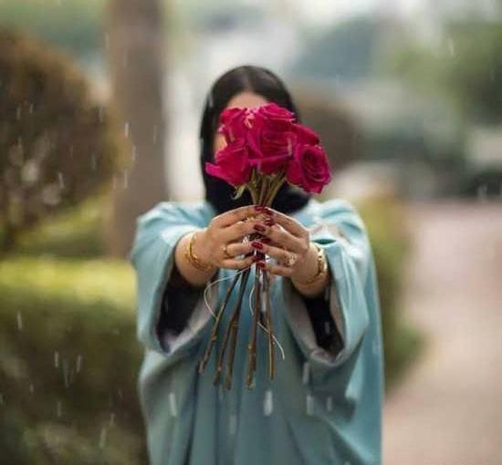 ژست عکس با گل نرگس
