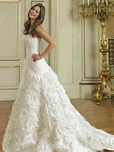 عکس لباس عروس یقه دکلته