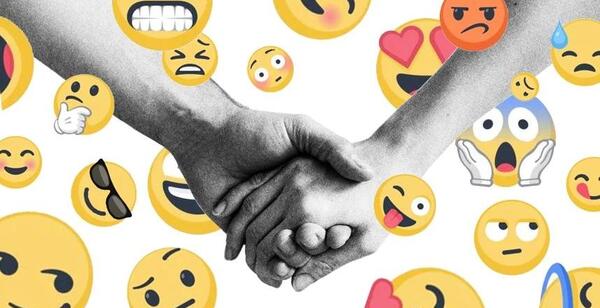 عکس لبخند ایموجی
