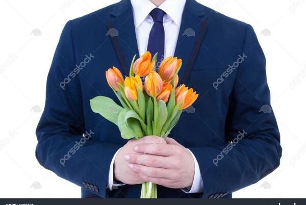 عکس مرد گل به دست