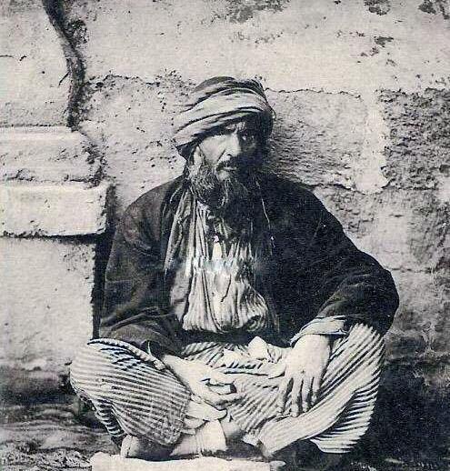 عکس مرد گدا