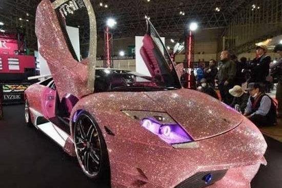 عکس ماشین صورتی خارجی