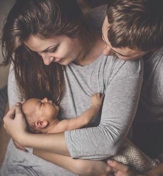 عکس نوزاد دختر با باباش