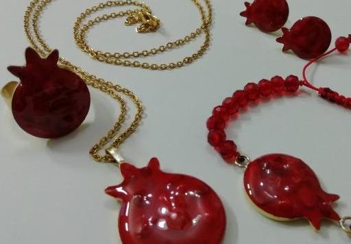 عکس گردنبند یلدا