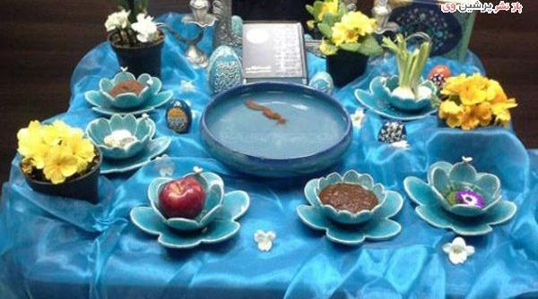 عکس ایده سفره هفت سین روی میز خاطره