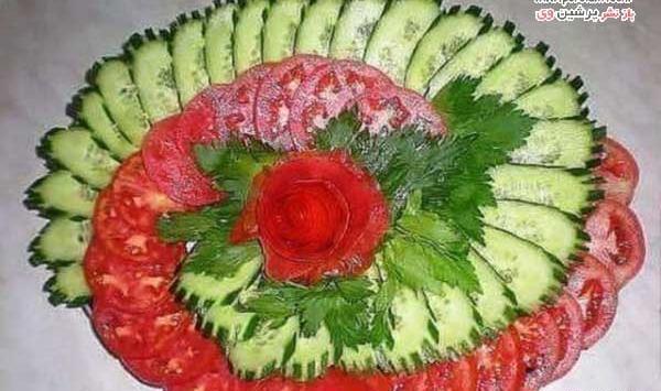عکس ایده تزیین صبحانه با خیار و گوجه