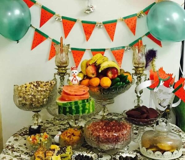 عکس ایده تزیین دیوار برای شب یلدا